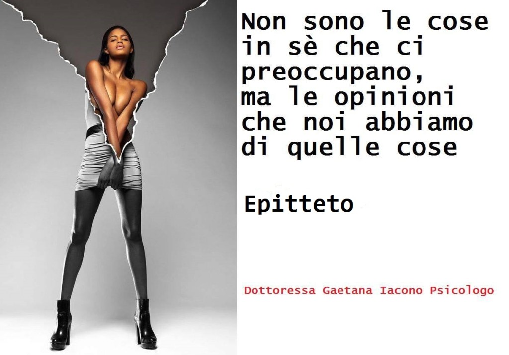 donna che rompe velo