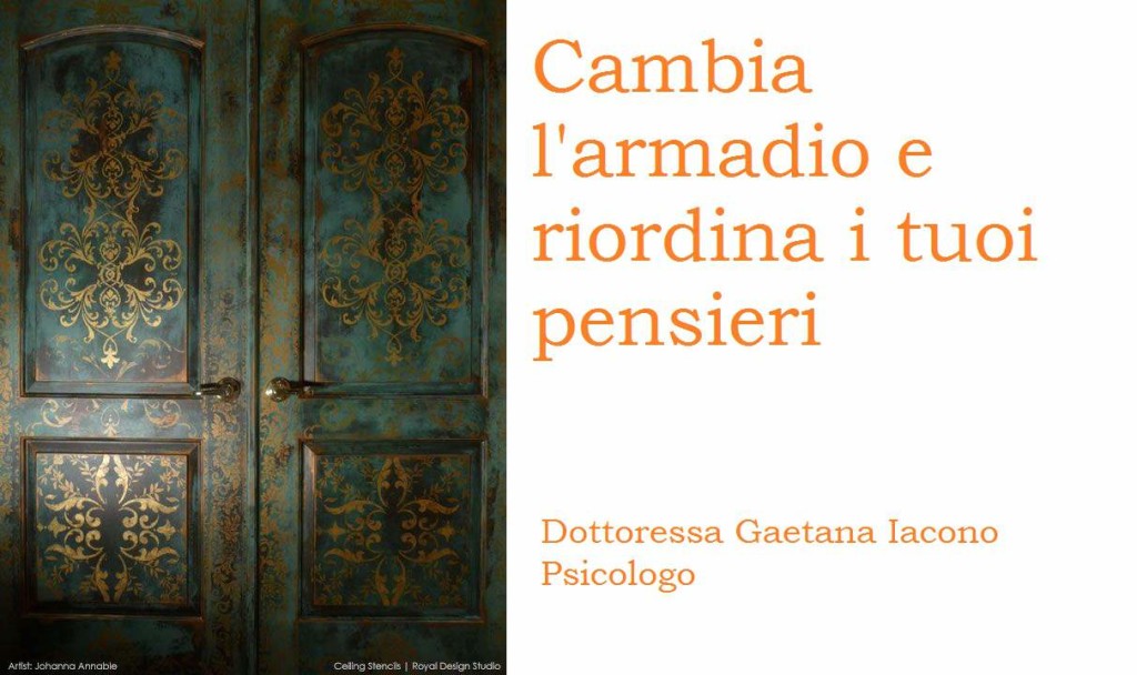 ante decorate di un armadio antico